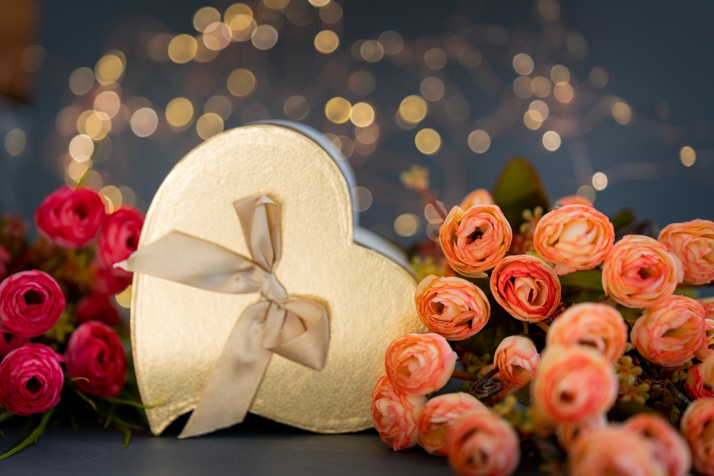 Gift Box Flowers Birthday Wedding Anniversary.