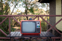 Do I Need A TV Licence For A Static Caravan Old TV On Table.